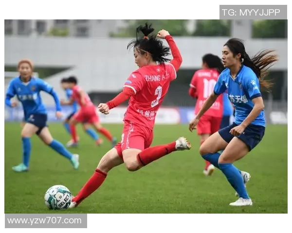 中国女足球星高清照片展现赛场英姿与不屈精神助力中国足球崛起