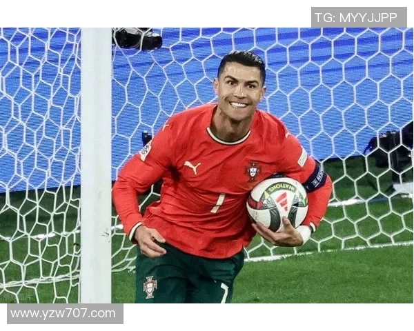 抽足球星卡惊现C罗传奇瞬间 赢取足球世界的荣耀与梦想